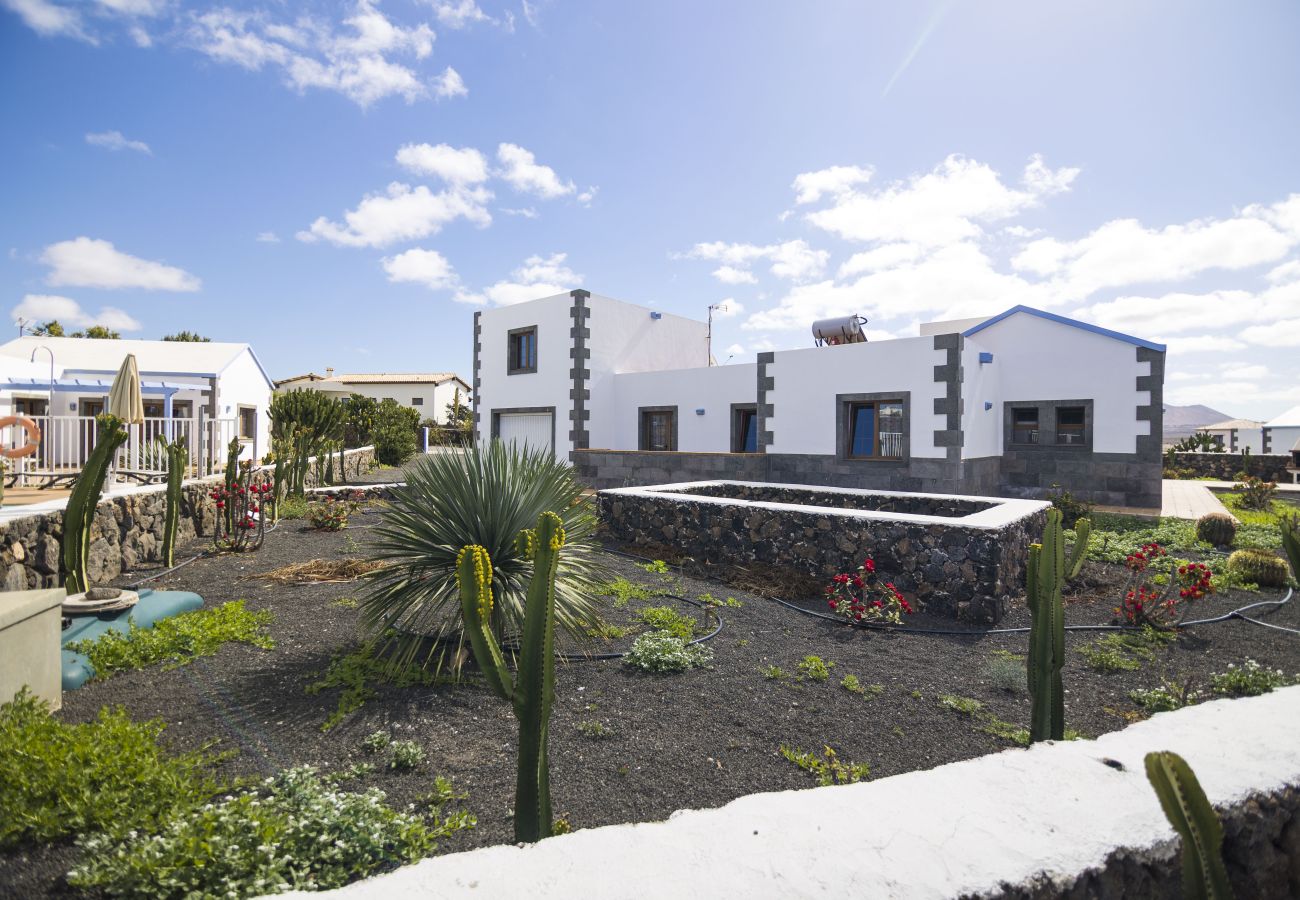 Villa en La Oliva - Villa de 3 dormitorios y piscina privada