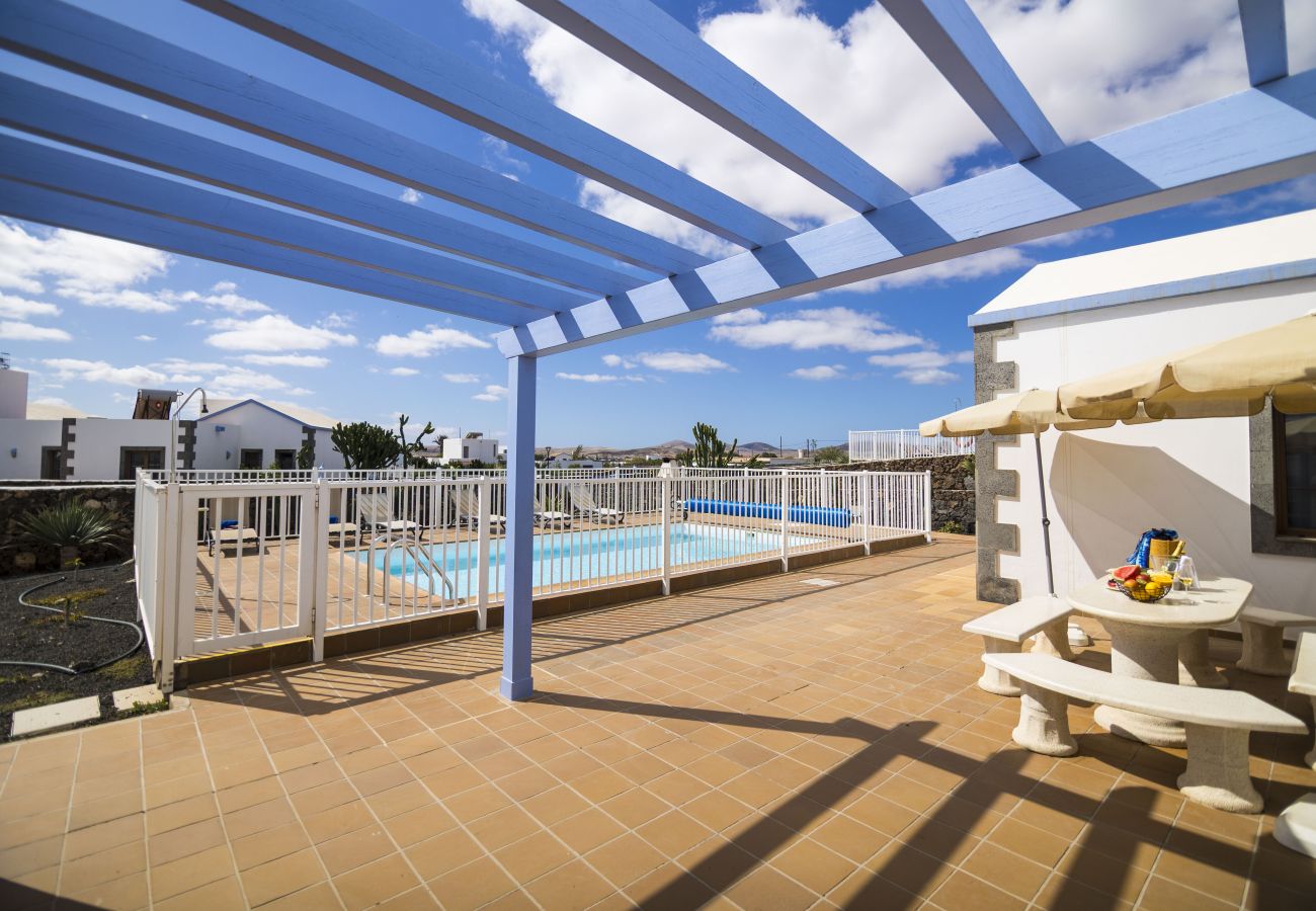 Villa en La Oliva - Villa de 3 dormitorios y piscina privada