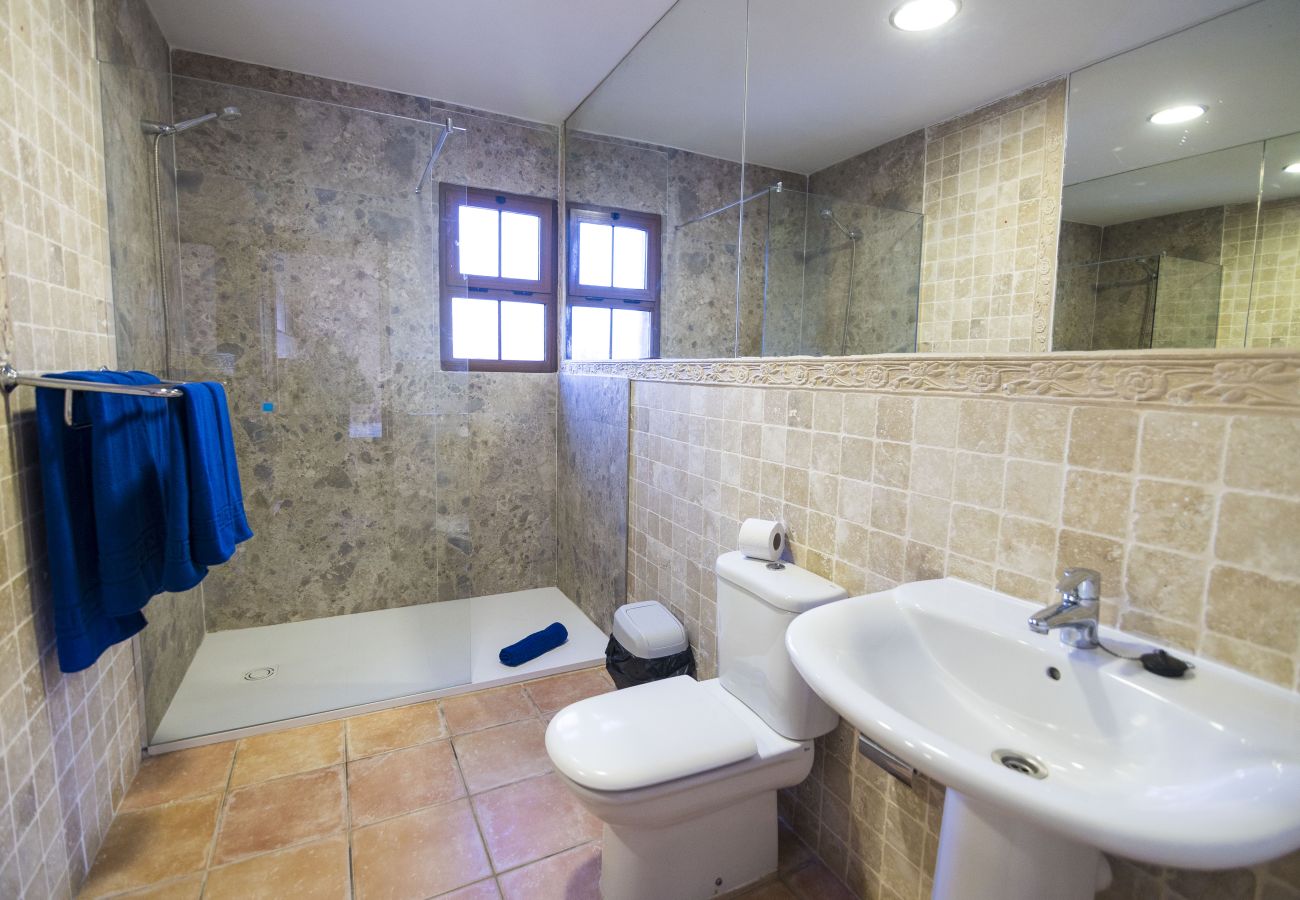 Villa en La Oliva - Villa de 2 dormitorios y piscina privada