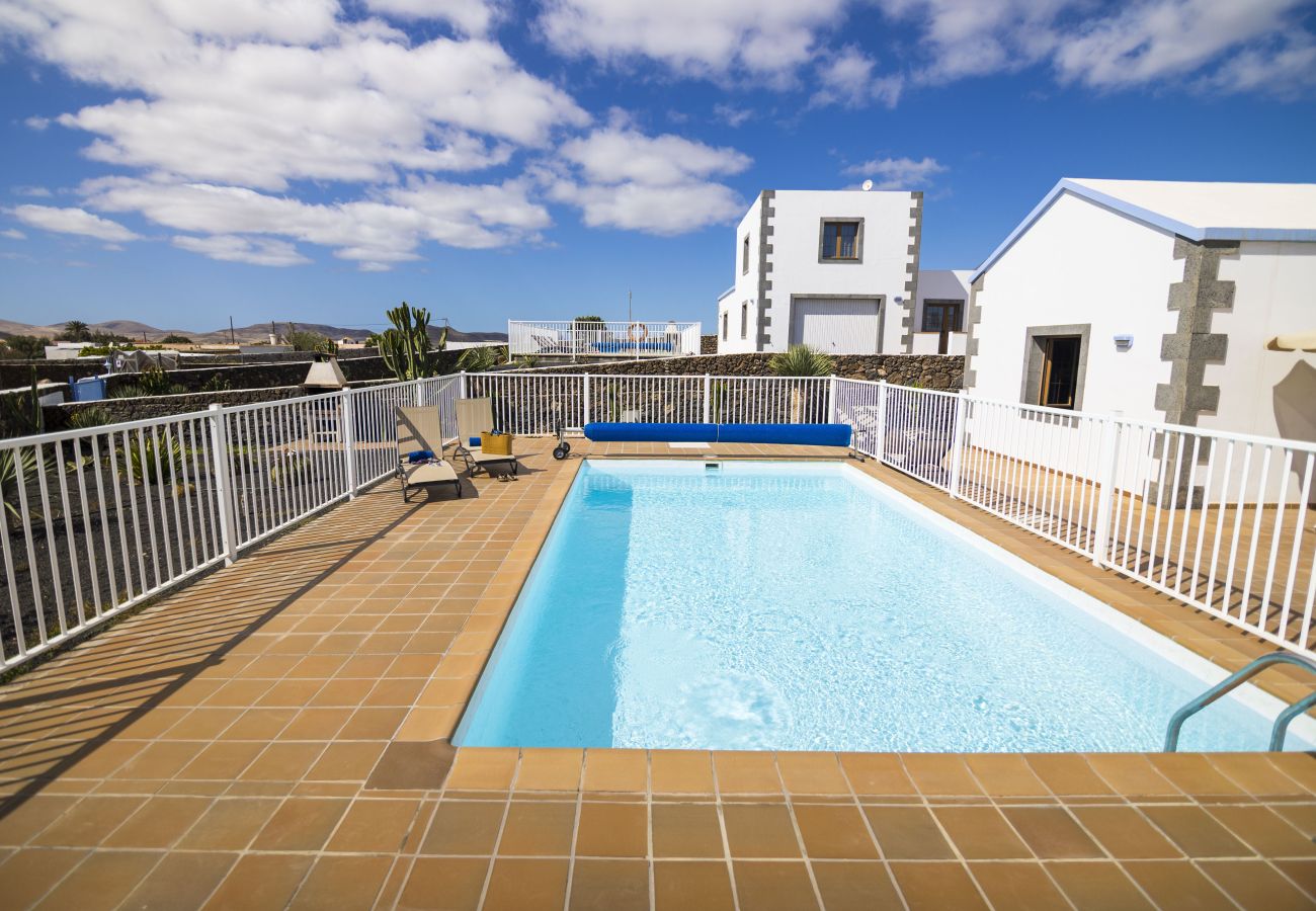 Villa en La Oliva - Villa de 2 dormitorios y piscina privada