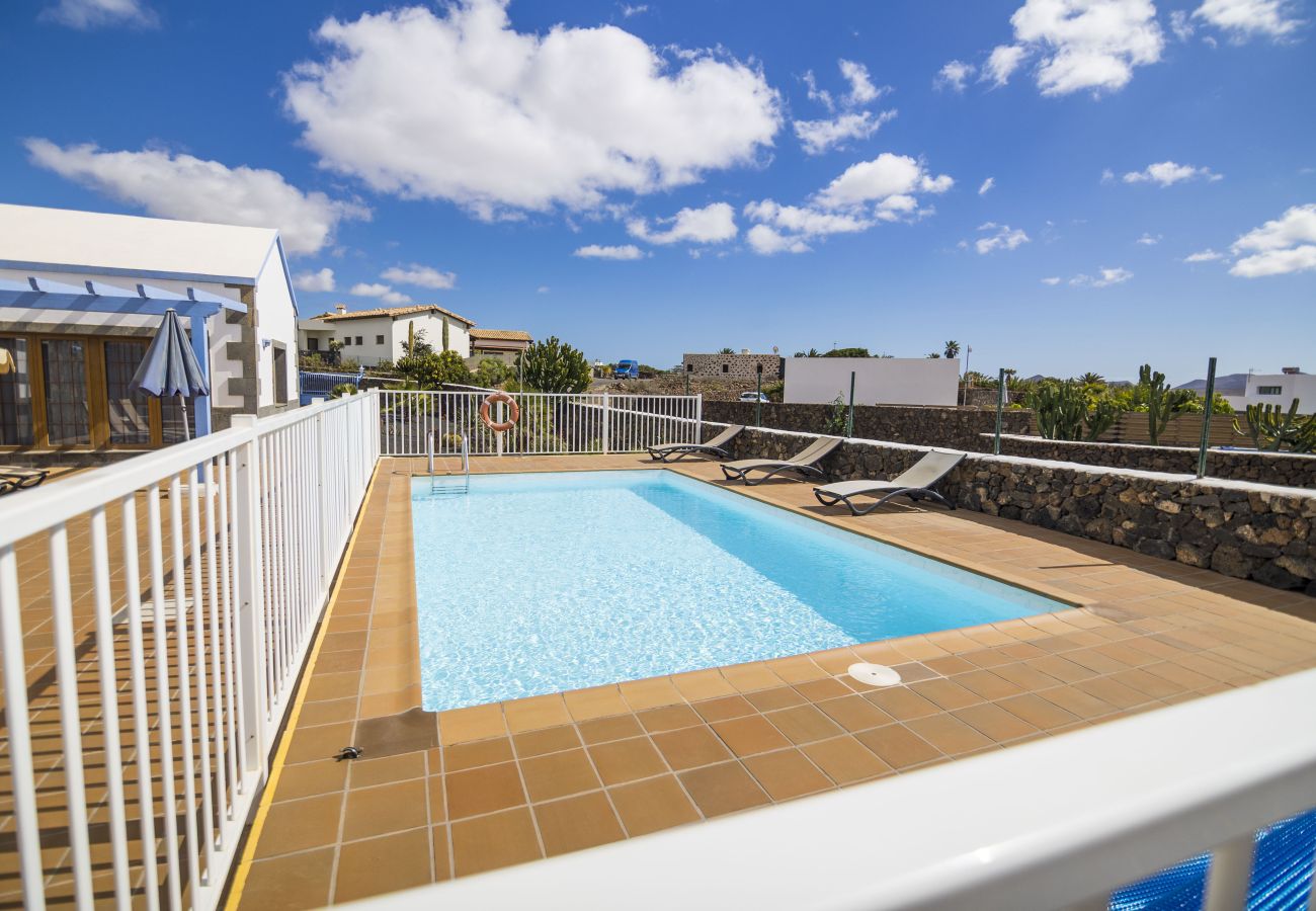 Villa en La Oliva - Villa de 2 dormitorios y piscina privada
