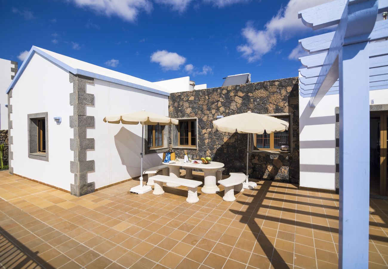 Villa en La Oliva - Villa de 2 dormitorios y piscina privada
