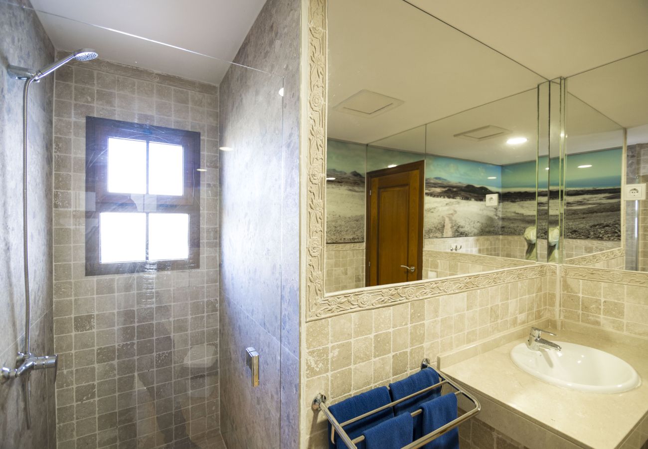 Villa in La Oliva - Three-Bedroom Villa with Private Pool