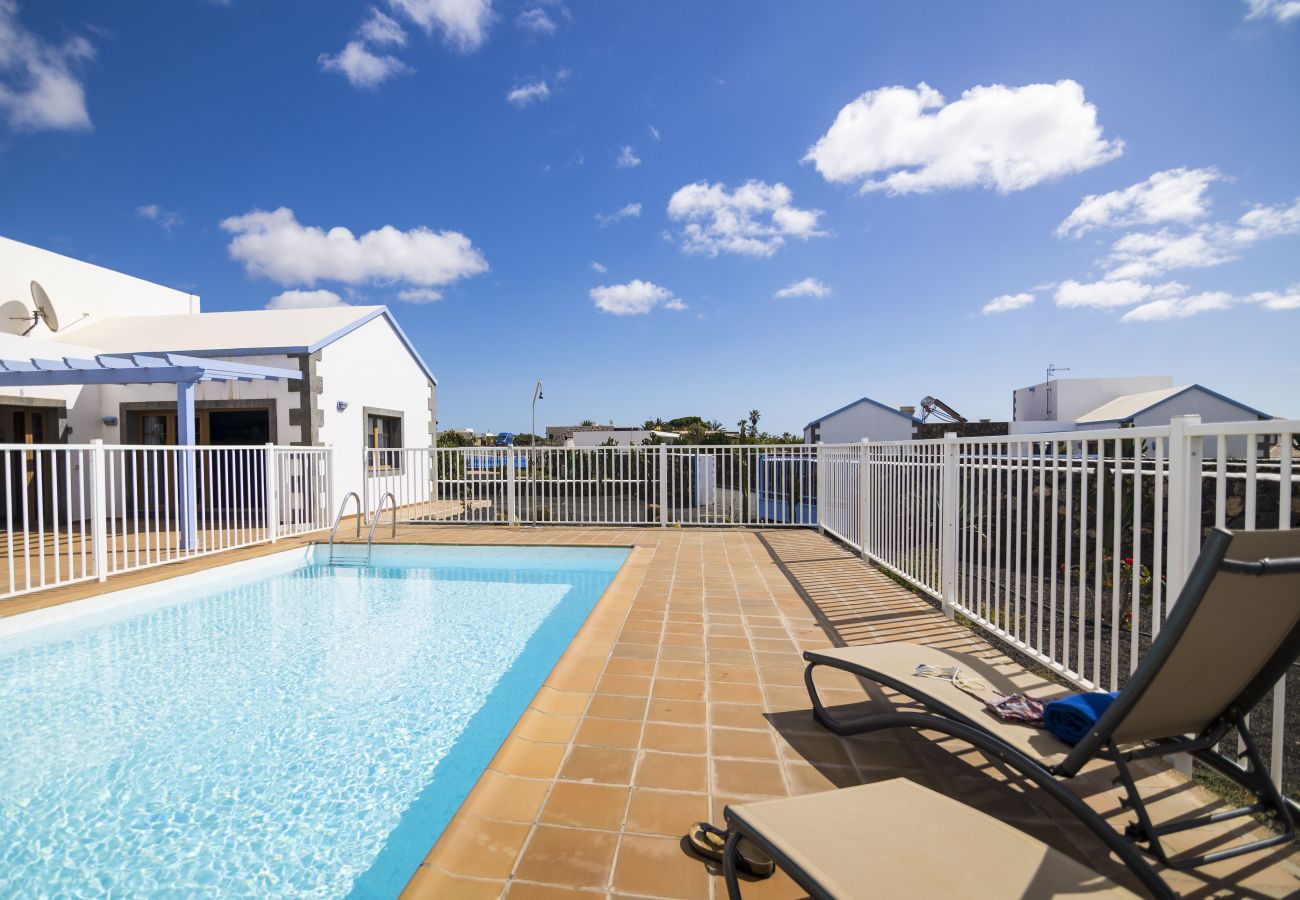 Villa in La Oliva - Two-Bedroom Villa with Private Pool